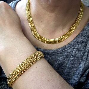 Classic Gold-Tone Linked Necklace and Bracelet Set Golden Plated Stainless Steel